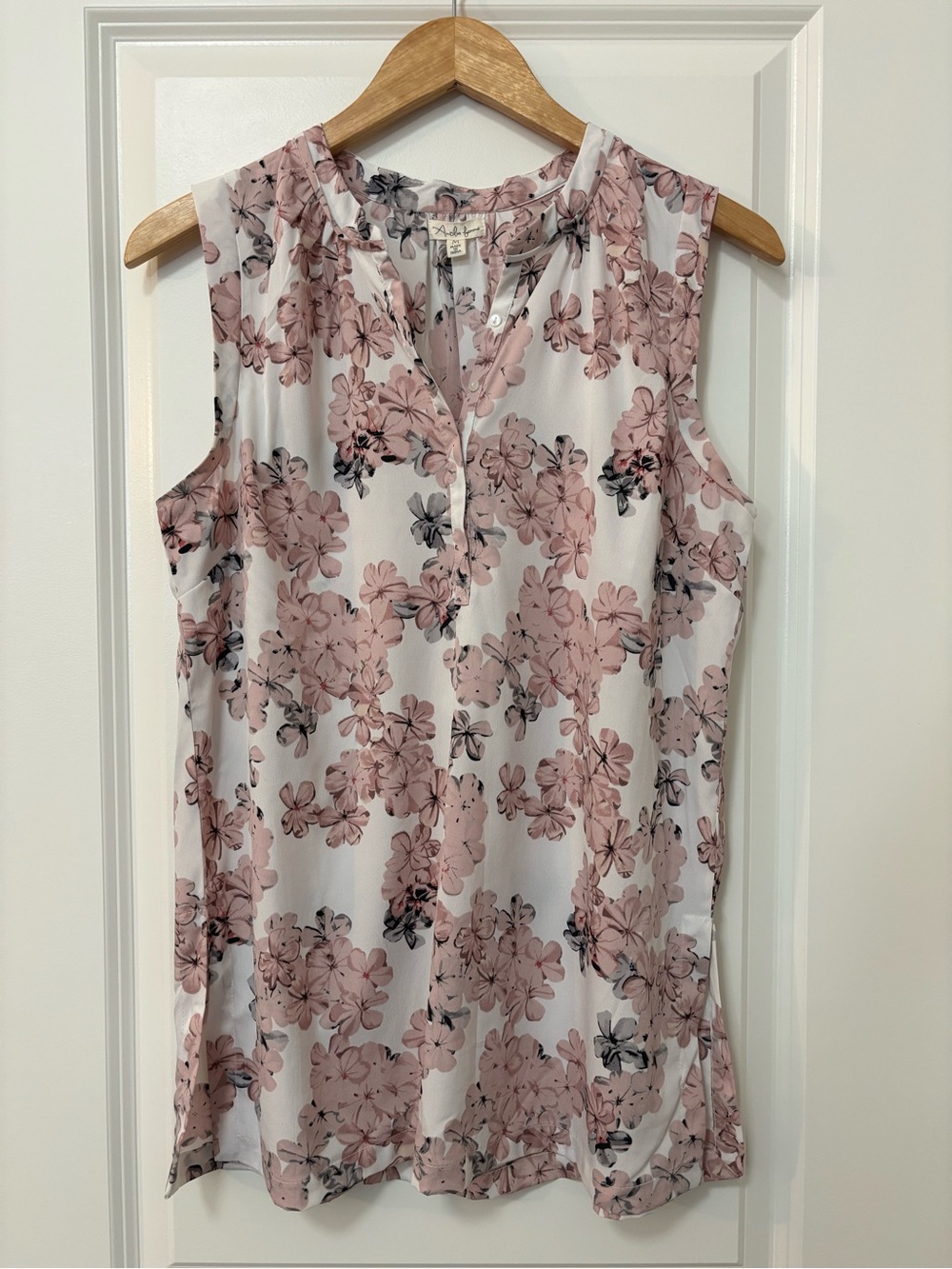 Antilia Femme Dusty Pink and Charcoal Floral Print Sleeveless Top, Size M